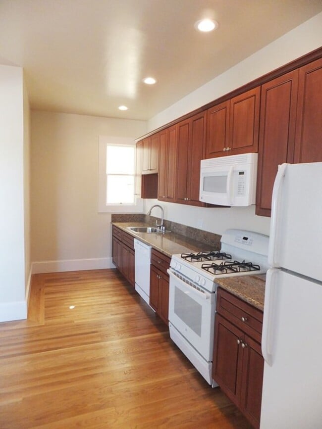 Building Photo - PM0314