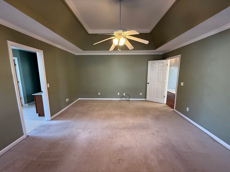 Building Photo - 100 Englewood Ct