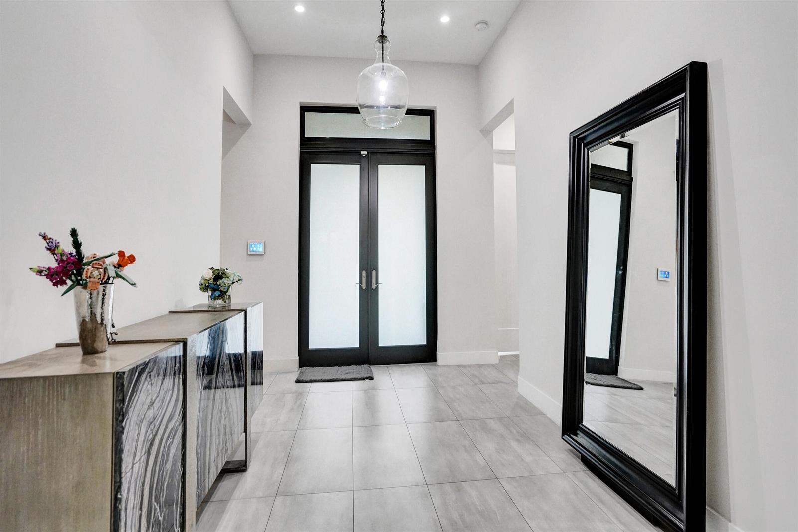 Building Photo - 5663 Brookfield Cir W