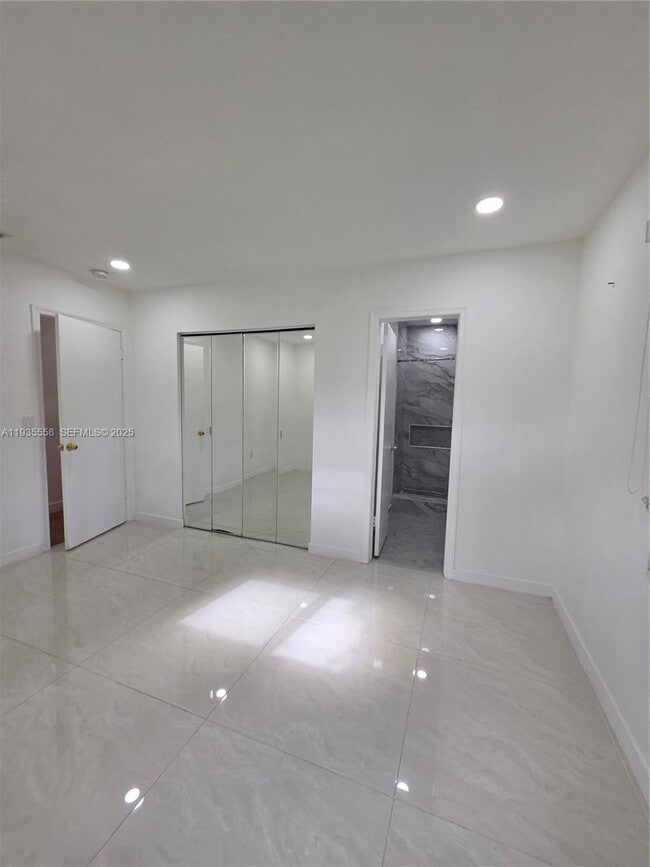 Building Photo - 2851 NW 203rd Ln