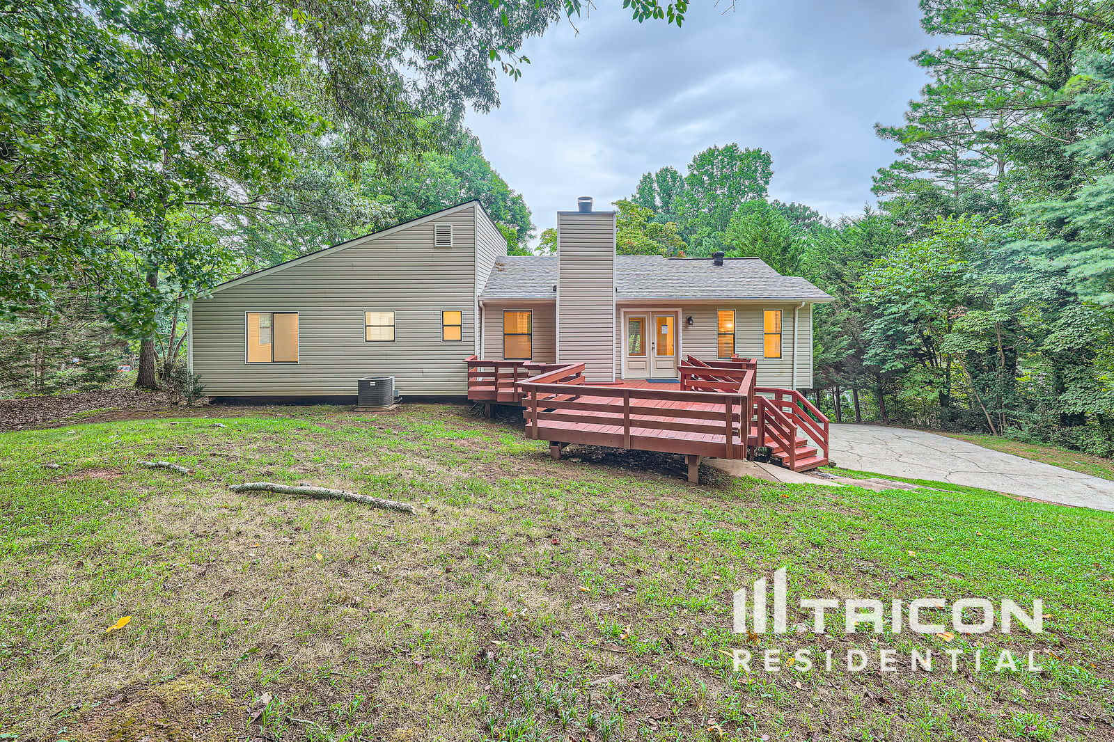 Building Photo - 136 Bramble Oak Dr