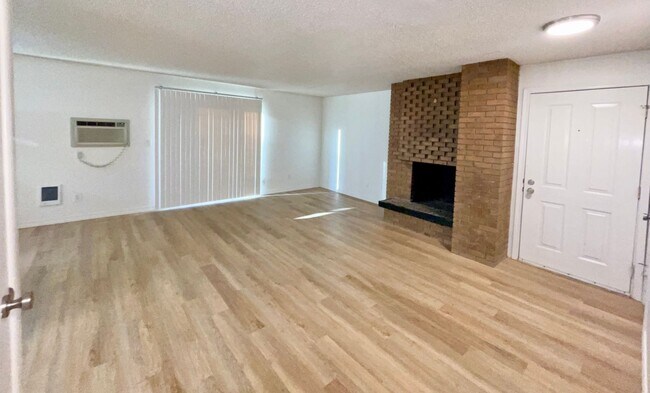 Building Photo - RENOVATED 2BD/1BA MILLWOOD APARTMENT | A/C | COVERED PARKING | PET FRIENDLY | AVAIL APRIL 15, 2026