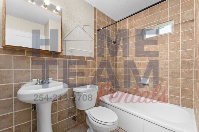 Building Photo - 2007 Elkins Ave