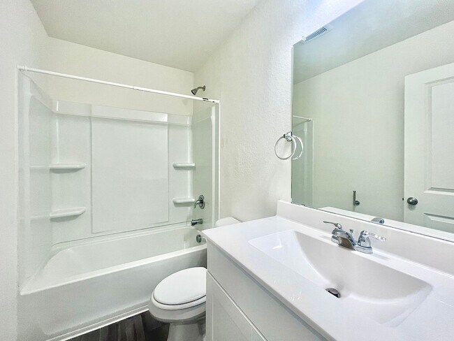 Building Photo - 14346 Elkhorn Crest