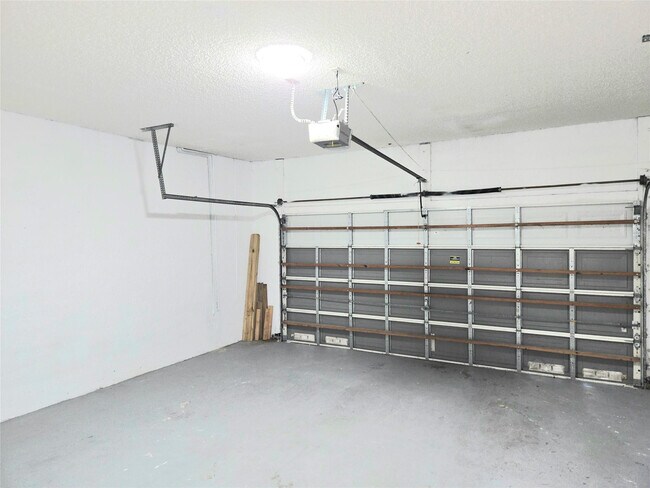 Building Photo - 160 NW 97th Terrace