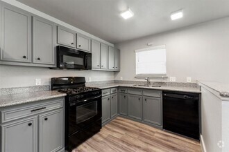 Building Photo - 203 N Milby St
