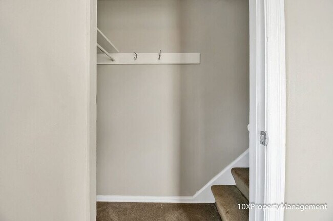 Building Photo - 2065 W Mound St