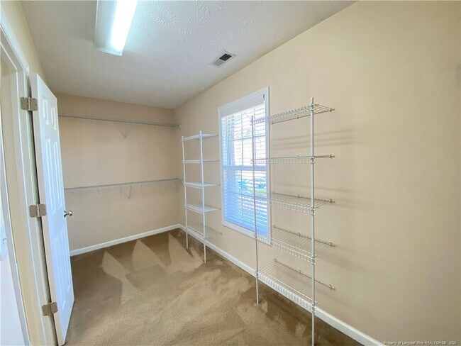 Building Photo - 89 Person Ct