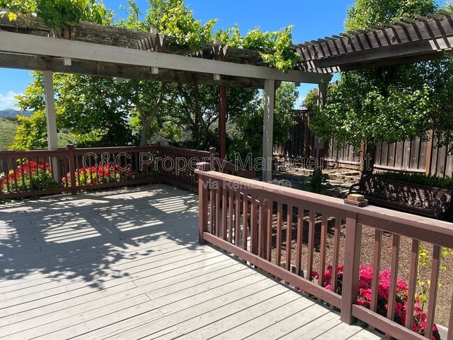 Building Photo - 293 Saybrook Way