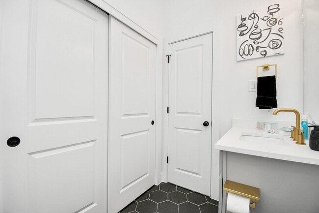 Building Photo - 4610 Indie Hts Ln