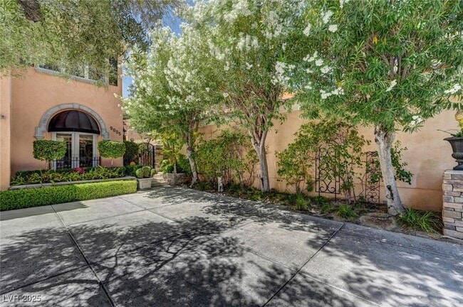 Building Photo - 9005 Opus Dr