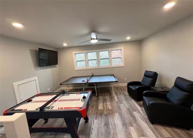 Building Photo - 2018 Detroit Ave NW