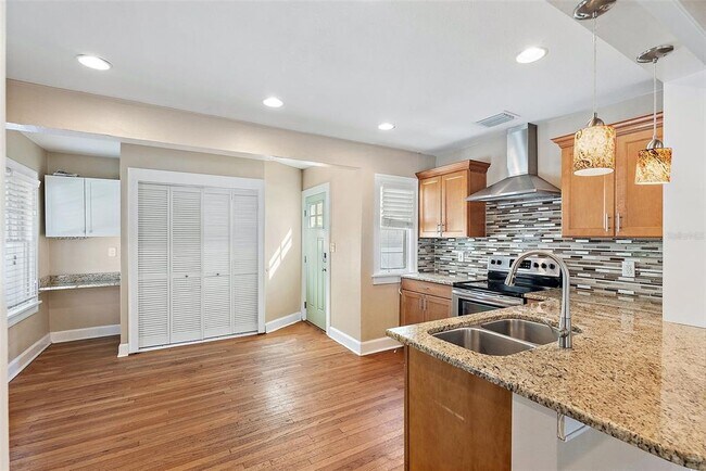Building Photo - 769 Kirkwood Terrace N