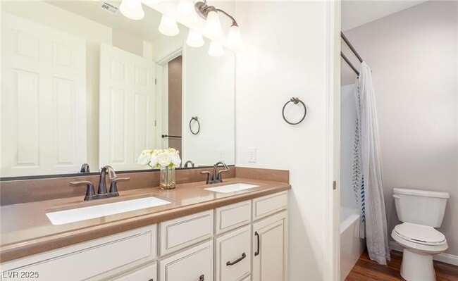 Building Photo - 12556 Skylight View St