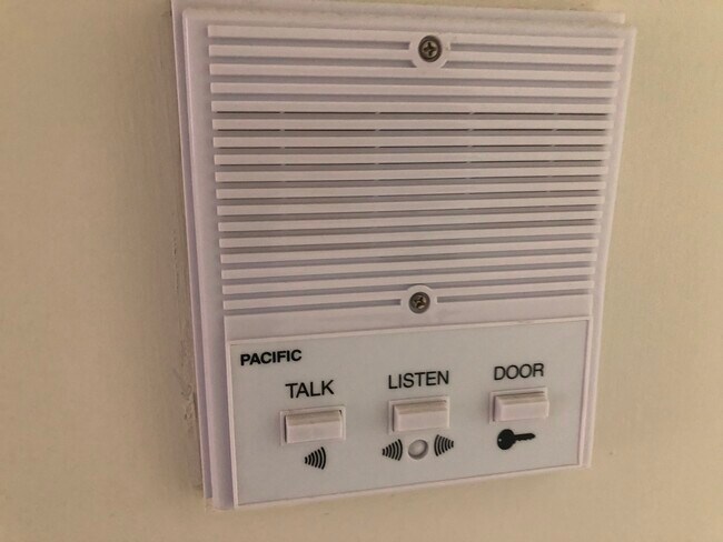 Building Photo - 7 Laidlaw Ave