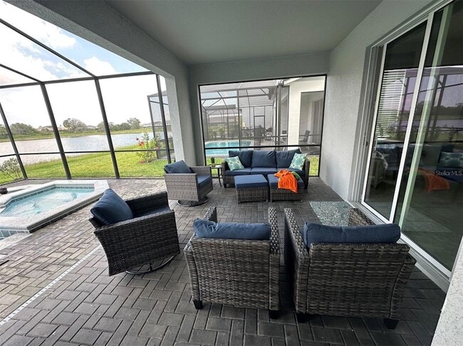 Building Photo - 7195 Oakmoss Loop