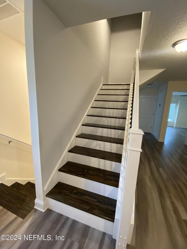 Building Photo - 130 Clifton Bay Lp