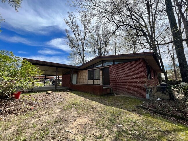 Building Photo - 644 E Glenn Ave