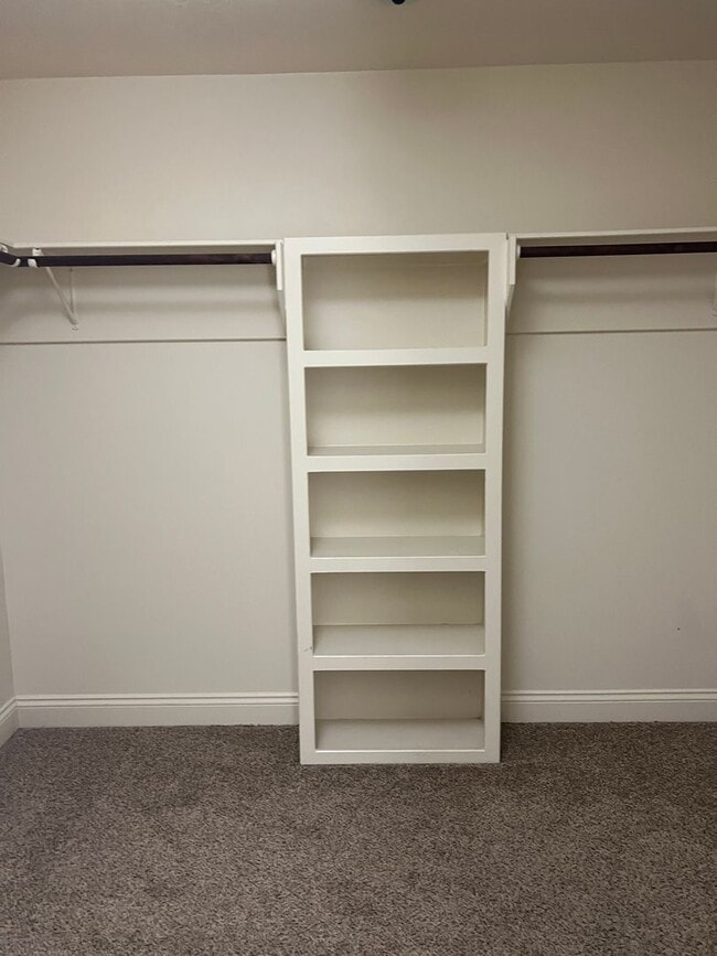 Building Photo - 317 Barbara Dr