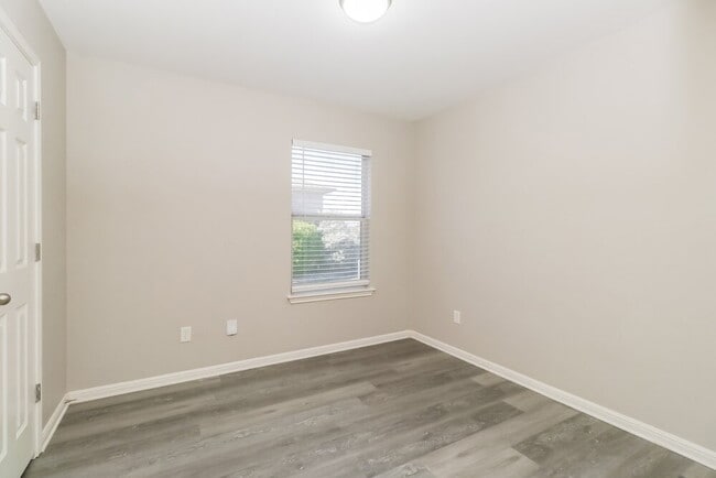 Building Photo - 223 Legends of Hutto Tr