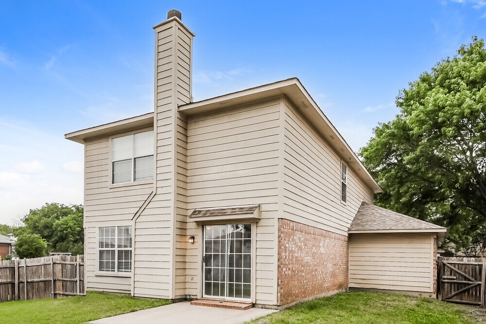 Building Photo - 2921 Stonewall Ln