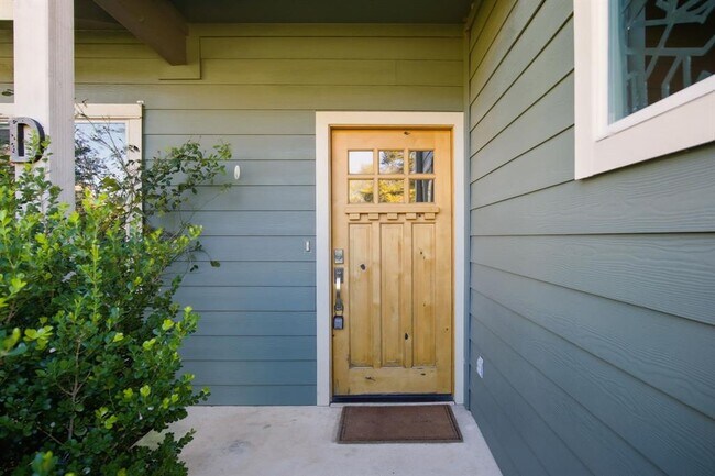 Building Photo - 1125 Walton Ln