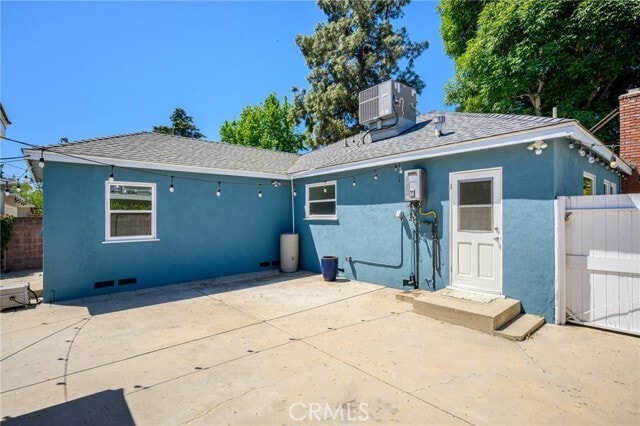 Building Photo - 6438 Densmore Ave