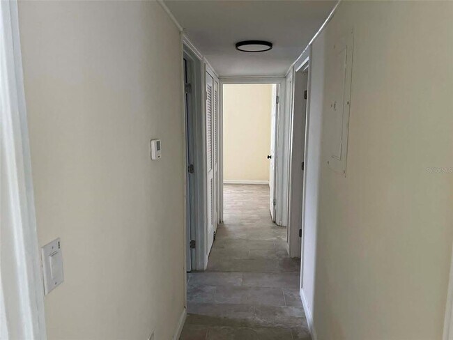 Building Photo - 682 Walkup Dr