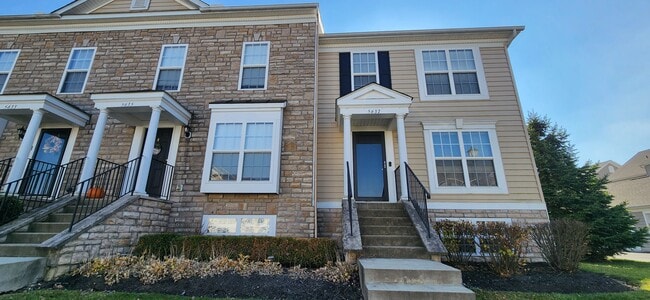 Building Photo - 5637 Crystal Falls St