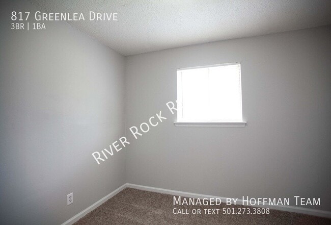 Building Photo - 817 Greenlea Dr