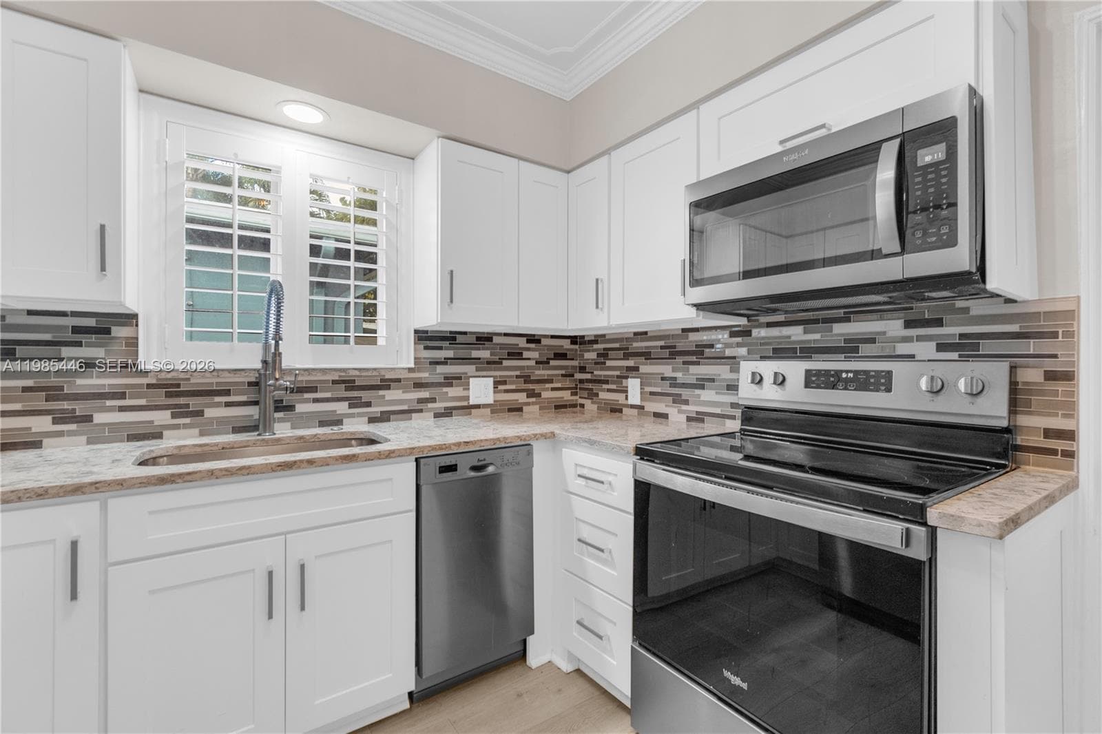 Building Photo - 211 SE 1st Ter