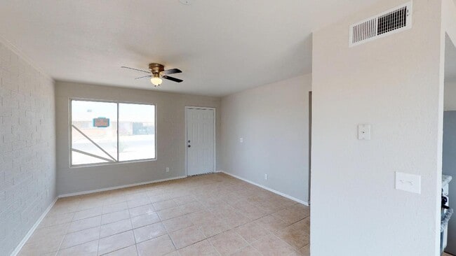 Building Photo - 201 E Thomas St