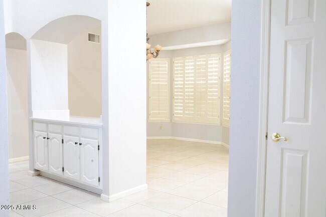 Building Photo - 9548 E Desert Trail