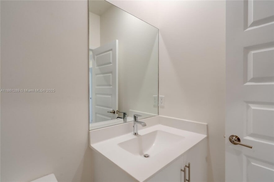 Building Photo - 15826 NW 91st Ct