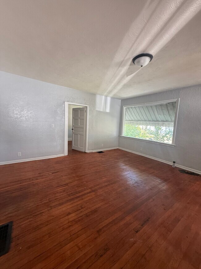 Building Photo - 414 N Wayne Ave