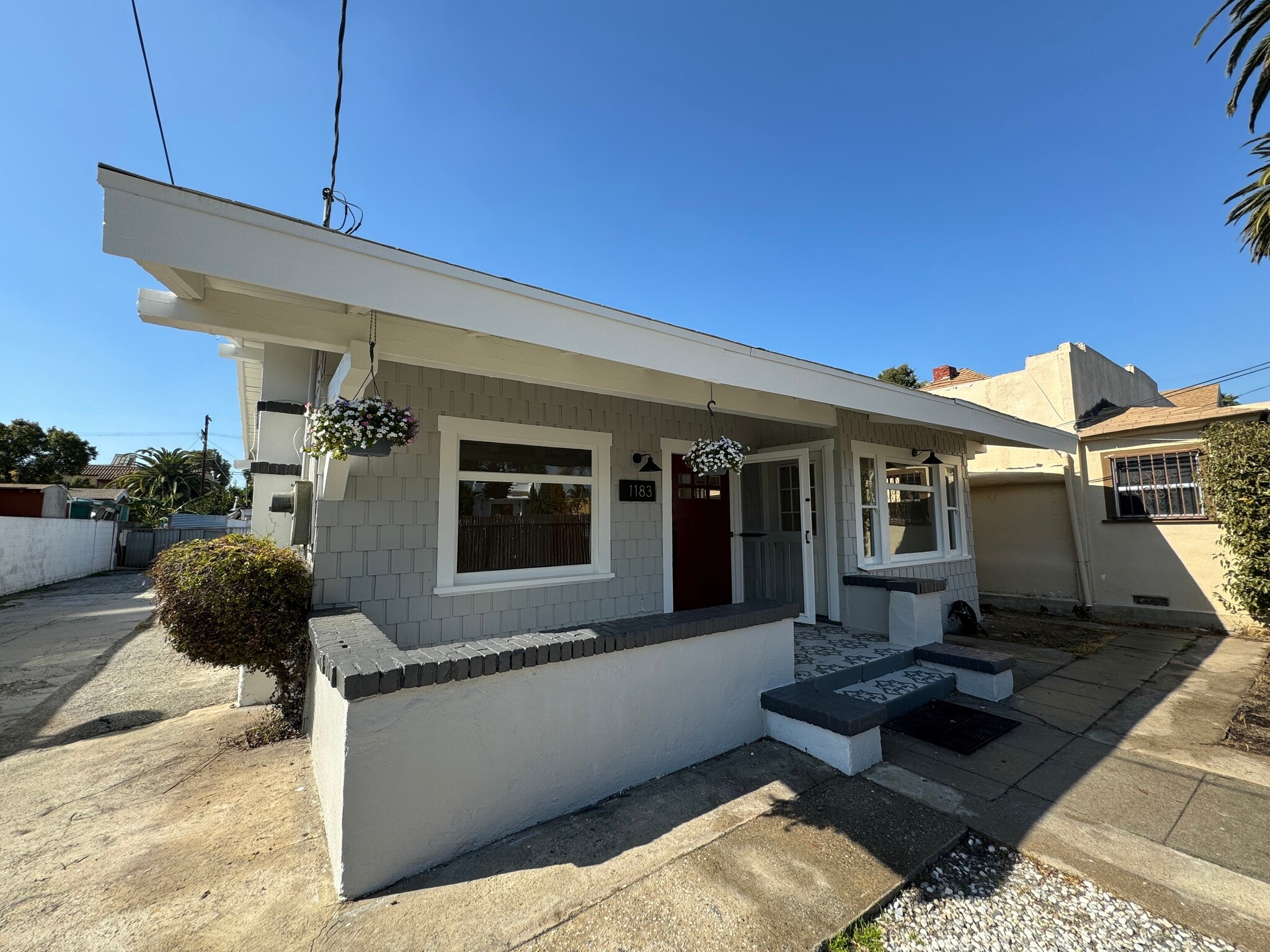 Building Photo - 1183 N Normandie Ave