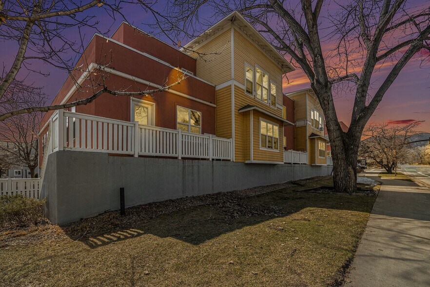 Building Photo - 2610 Iris Ave