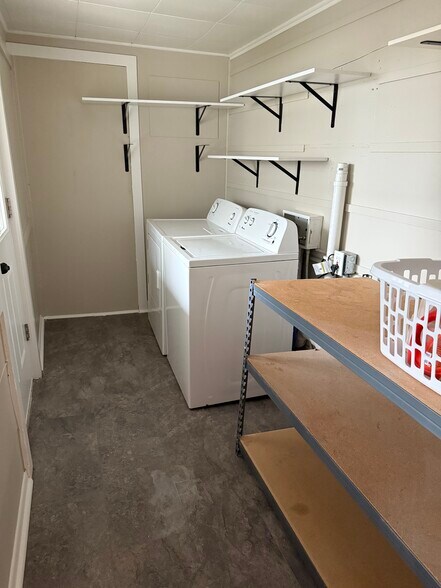 Building Photo - 509 E Mill St