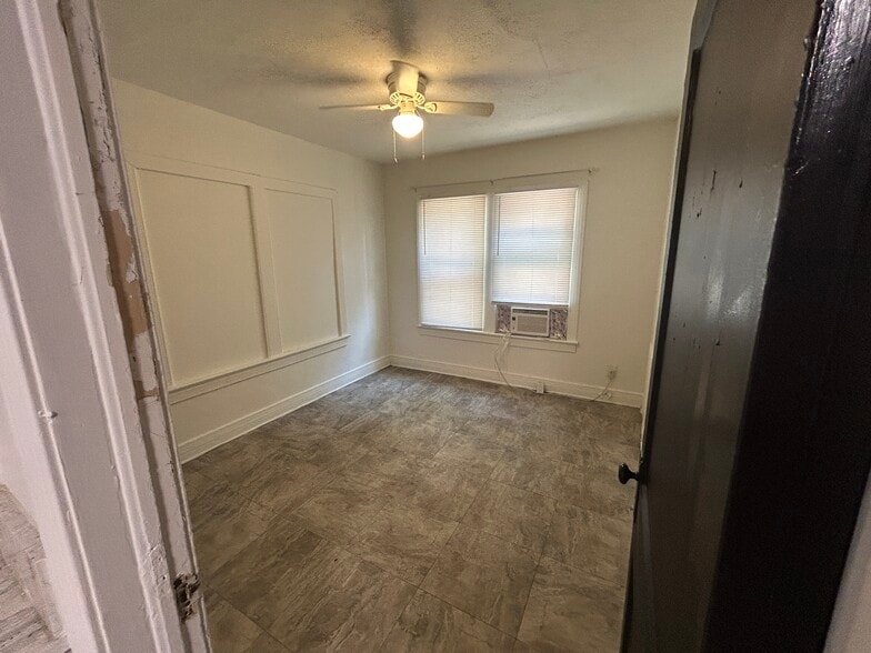 Bedroom - 1307 N Lewis Pl