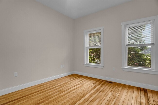 Building Photo - 29-33 Highland Avenue Unit 4