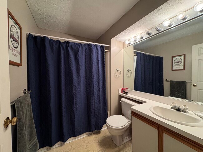 Building Photo - 19 Saco St