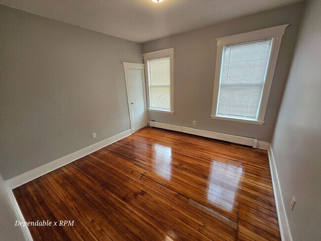 Building Photo - 22 Normandy St