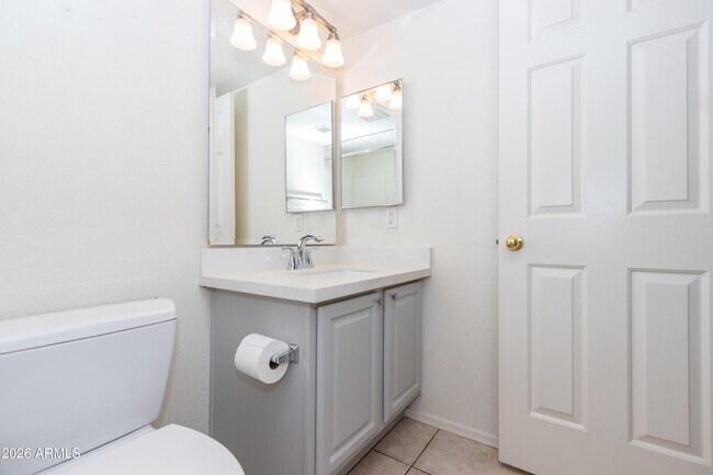 Building Photo - 2388 S Sycamore Pl