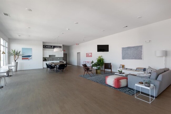 Building Photo - 4361 S Congress Ave