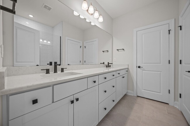 Building Photo - 2561 Legrande Way