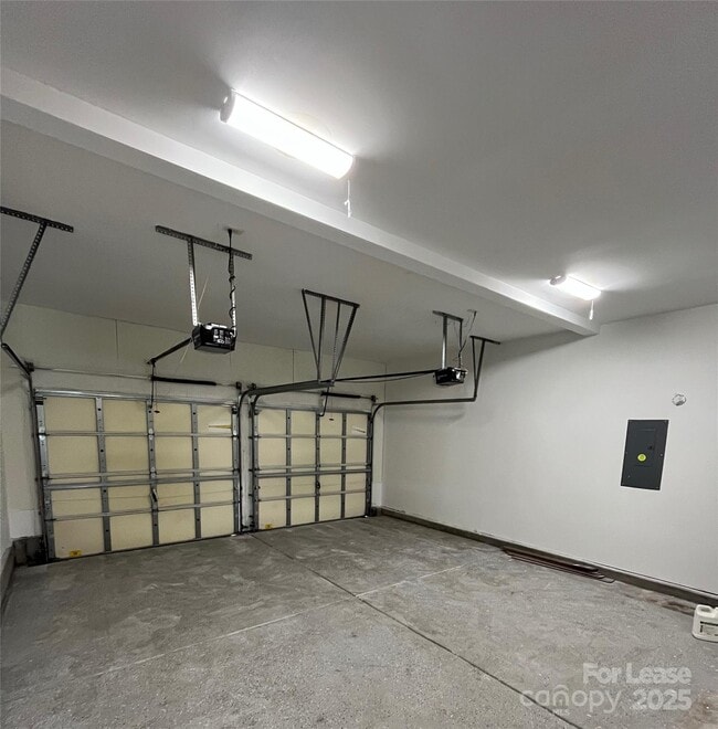 Building Photo - 15315 Edgewater Forest Ln