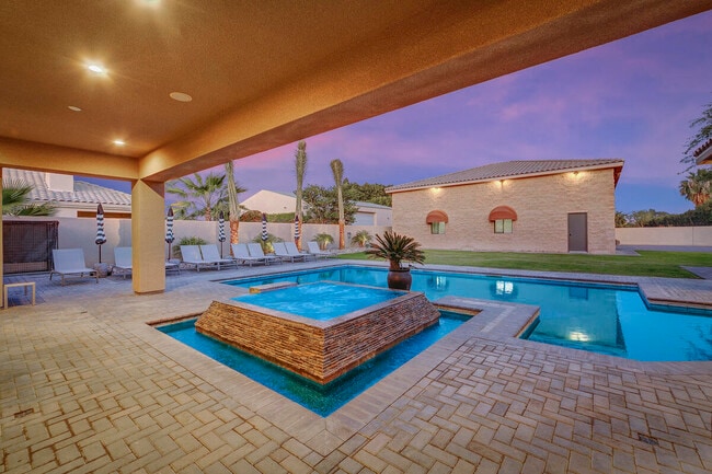 Building Photo - 41370 Sparkey Way