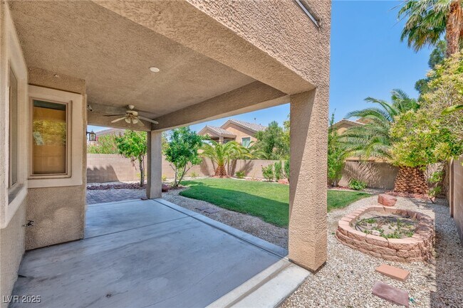 Building Photo - 398 Blue Tee Ct