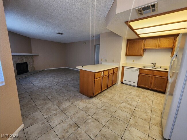 Building Photo - 1412 Oak Rock Dr
