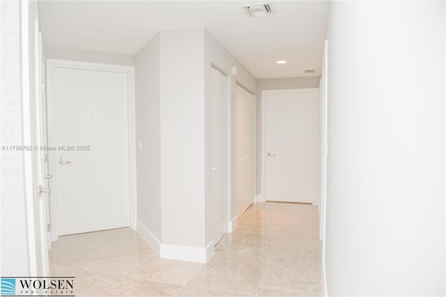 Building Photo - 16385 Biscayne Blvd